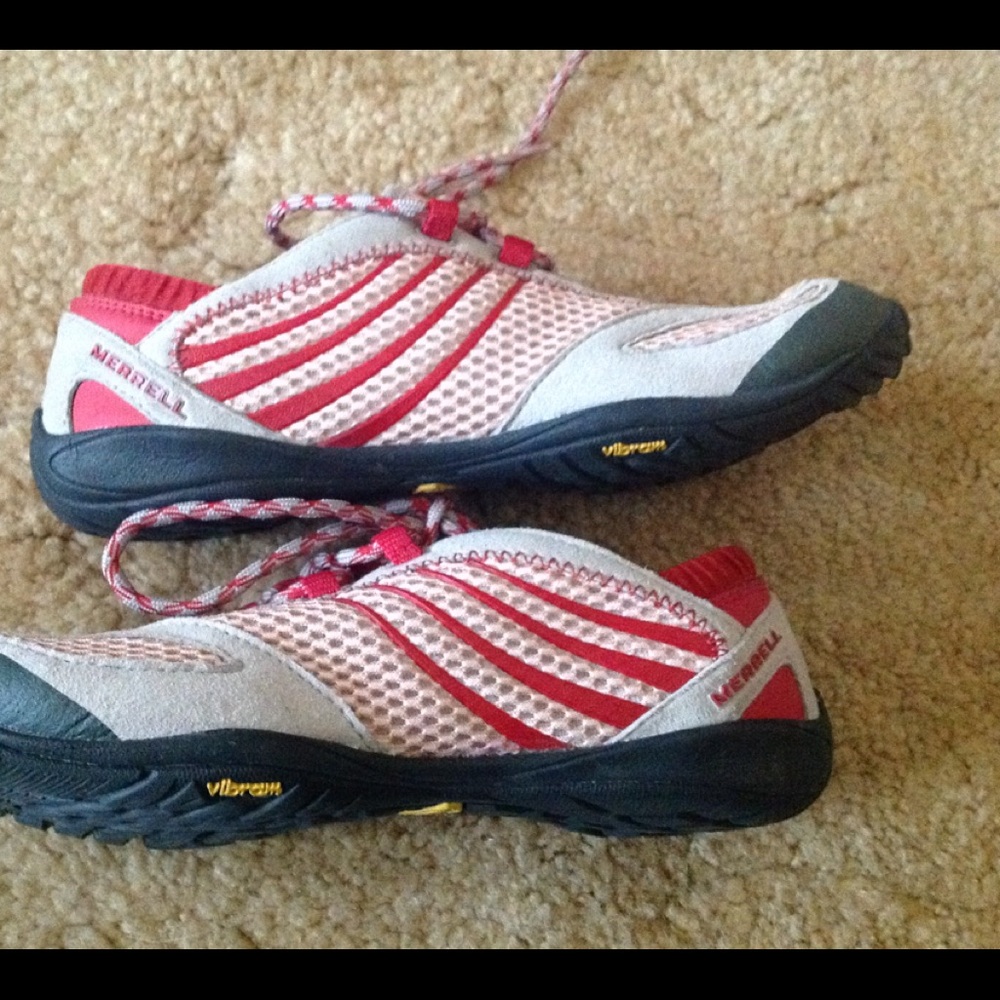MERRELL SIZE 6